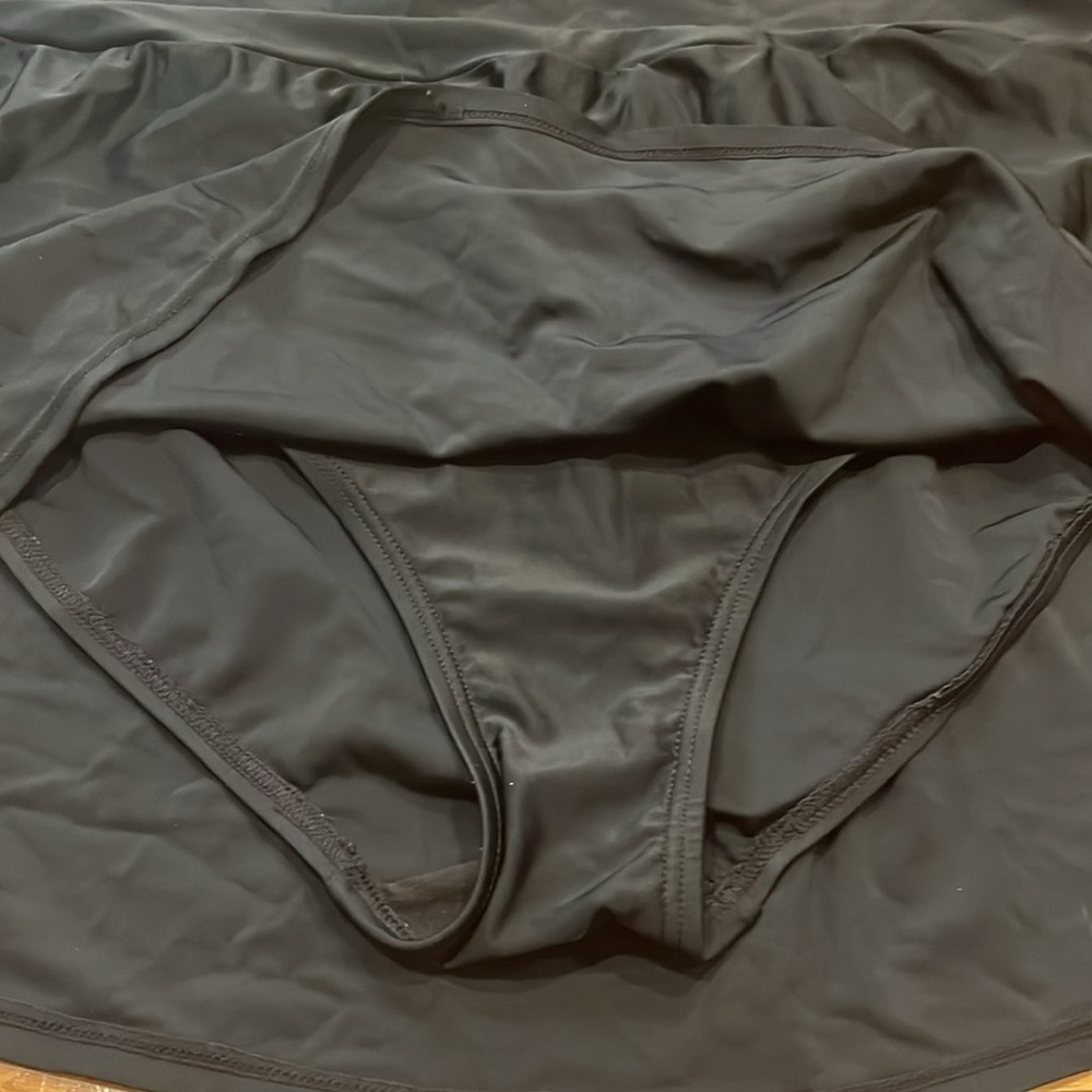 Island Escape women’s black swim skirt bottom size 16W. - Picture 4 of 6